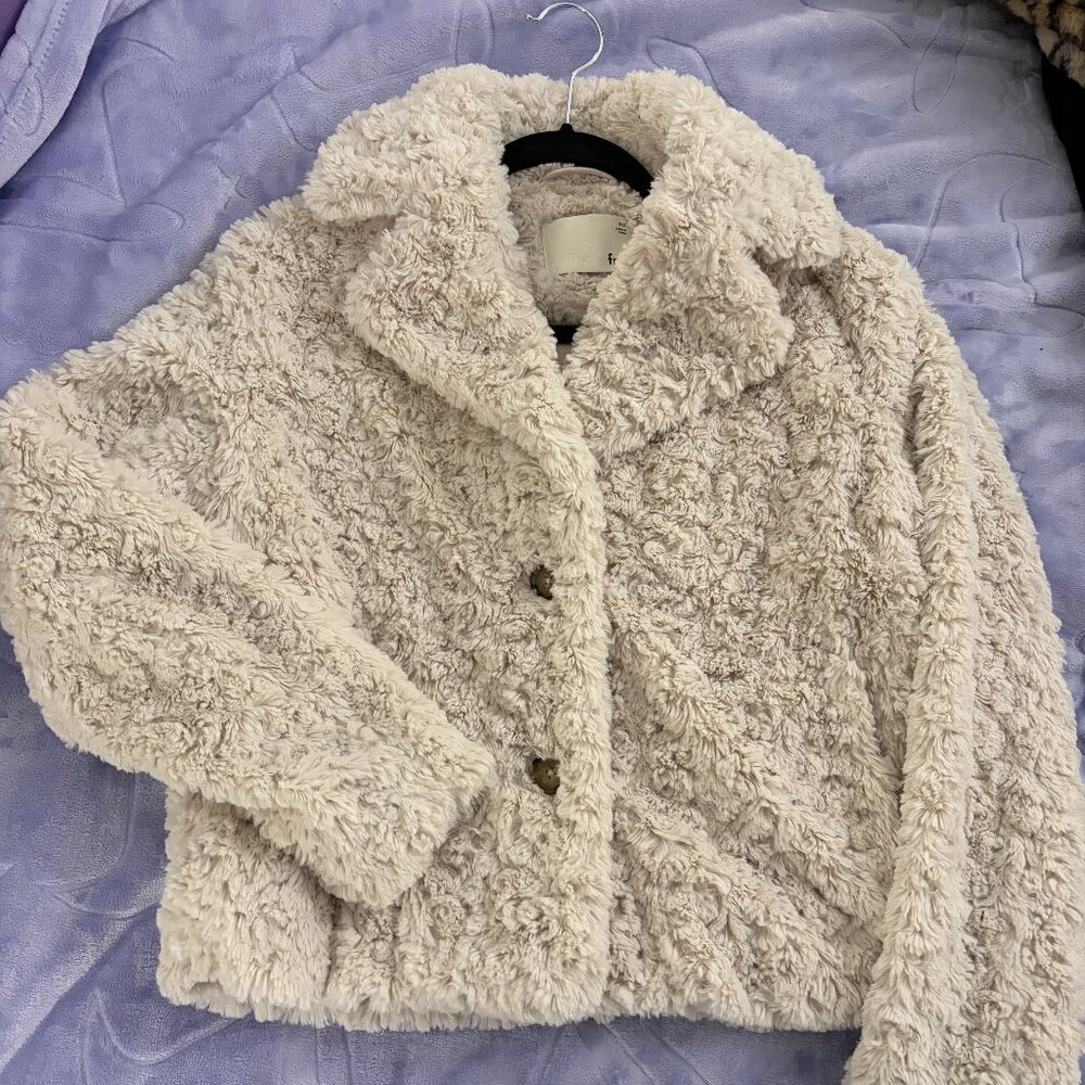 Aritzia Wilfred Free Soft Sherpa Teddy Coat (Angela Jacket) in XXS (fits XXS-S)